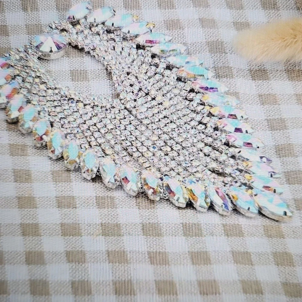 NWT Princess Rhinestone Ribbon Tassle Chain 8.5 x 13 cm Glam Bling Jewelry - Picture 7 of 10